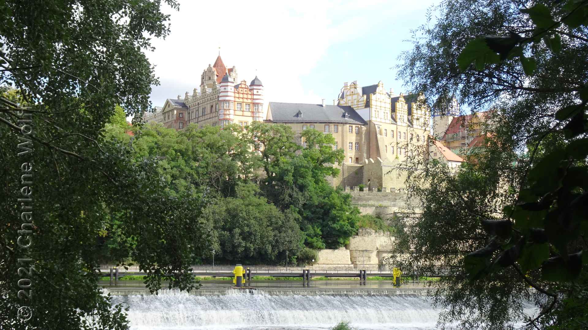 Schloss vom gegenüberliegenden Ufer